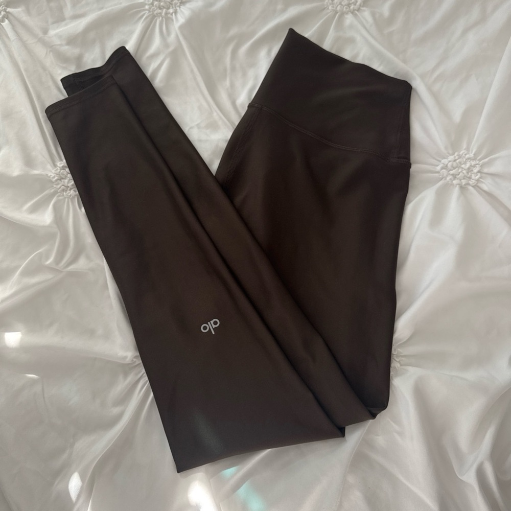 ALO Yoga Airlift Leggings in Espresso